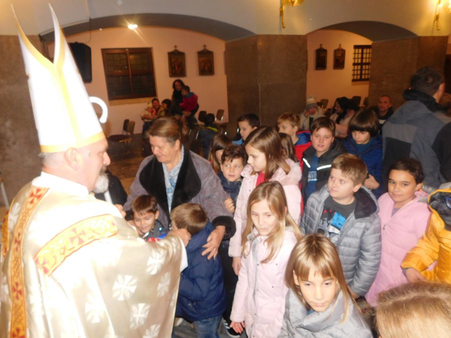 Sv. Nikola obradovao djecu Labinštine