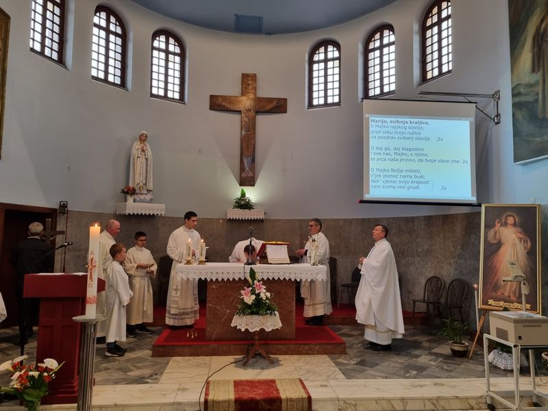 Svečano za Gospu Fatimsku u Podlabinu