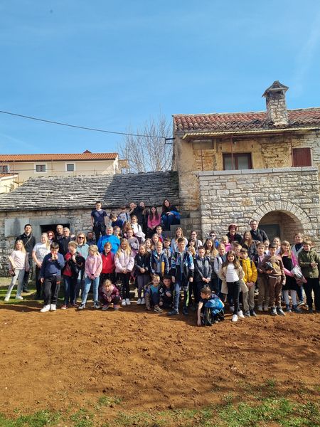 Hodočašće prvopričesnika Labinskog dekanata u Ježenj: Dan ispunjen vjerom, zajedništvom i radošću